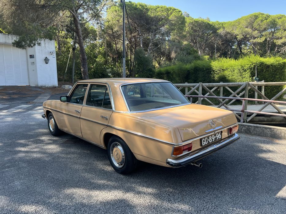 Mercedes-Benz 240 — fotografia 3