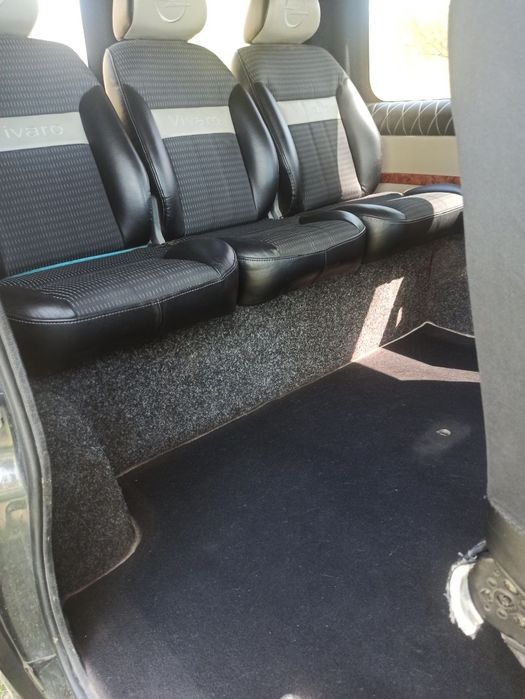 Opel Vivaro 2011