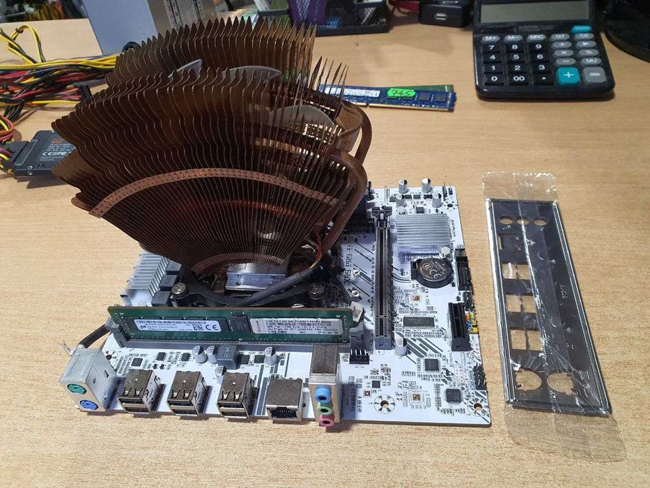 Матер плата s2011v4 X99 с 24-х поточн E5-2680v4, 16 Гб DDR4 .