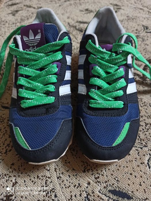 Кросівки дитячі Adidas originals.