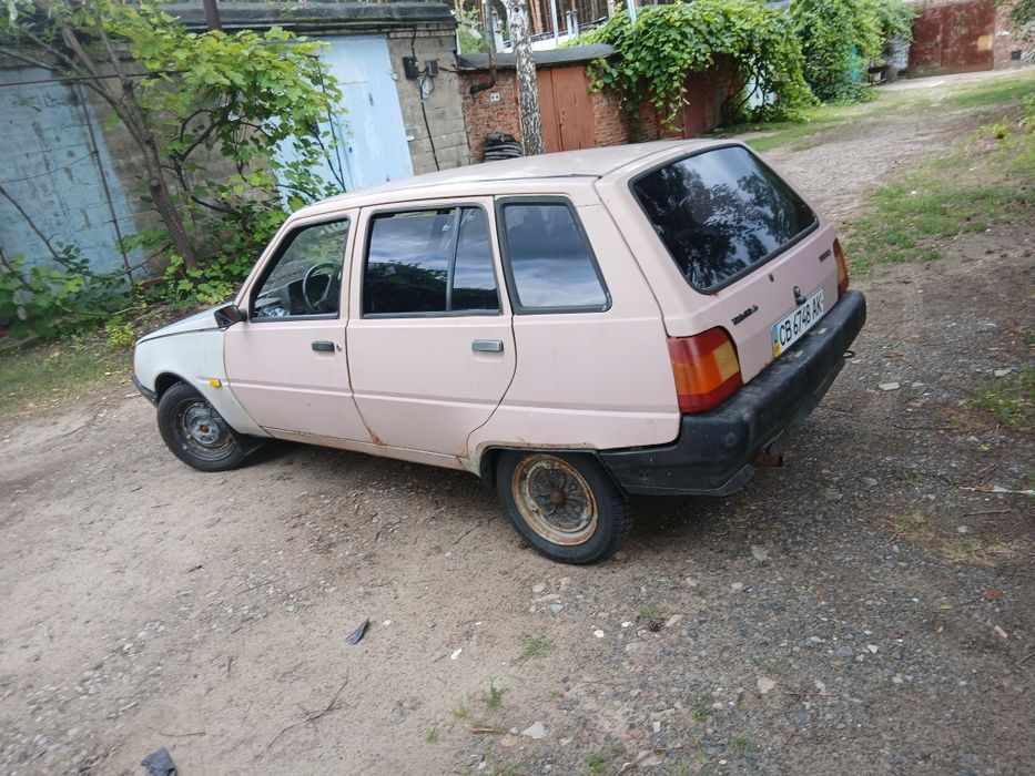 Продам Таврию  автомобиль