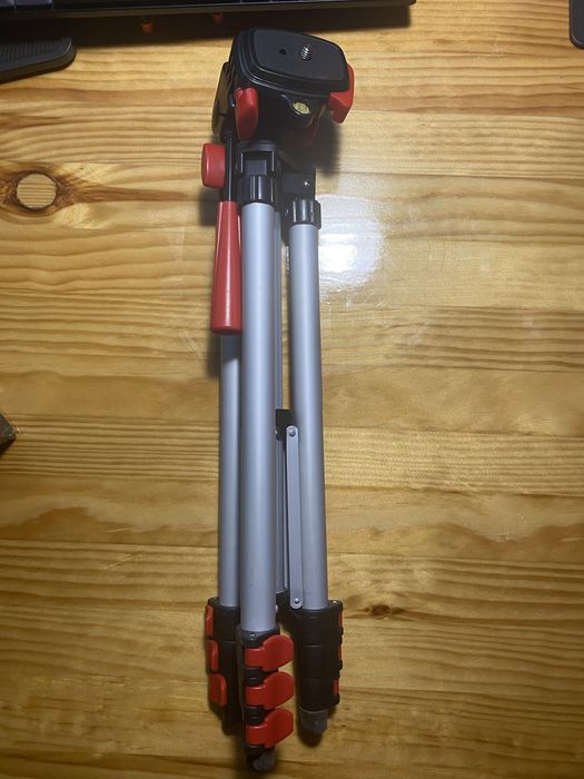 Лазерний рівень Bosch GLL 12-22G + приймач LR6 + тринога