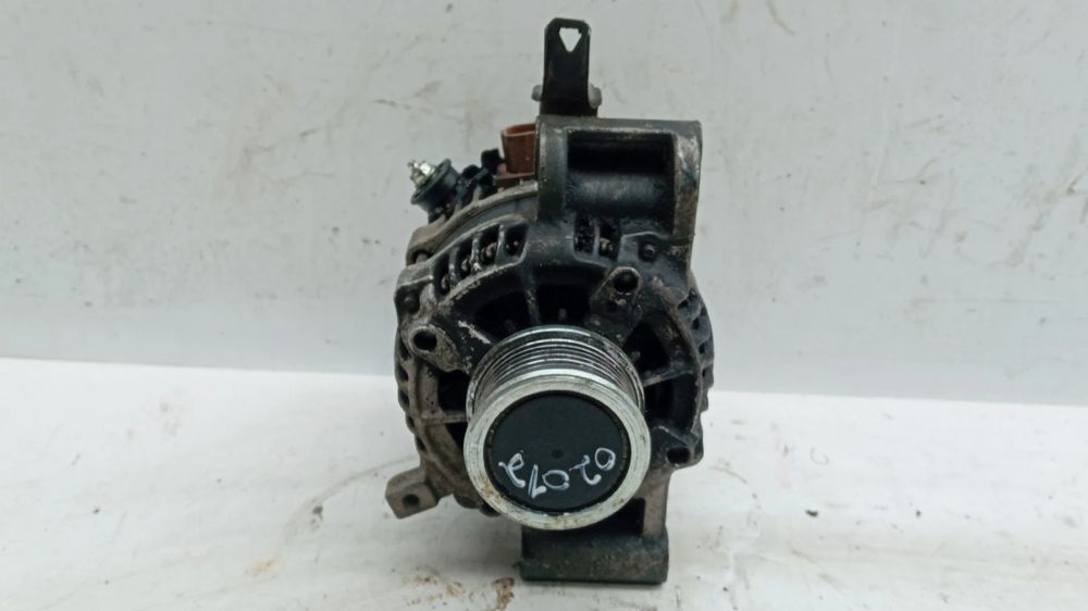 Alternador TOYOTA Avensis Wagon (_T27_)