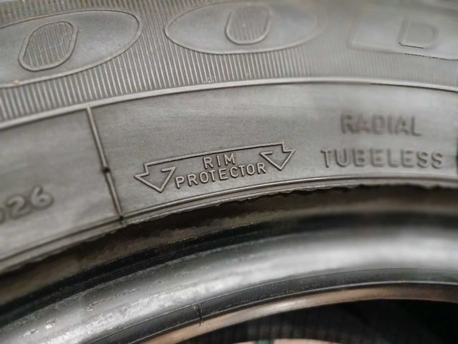 шини 215- 55 R16