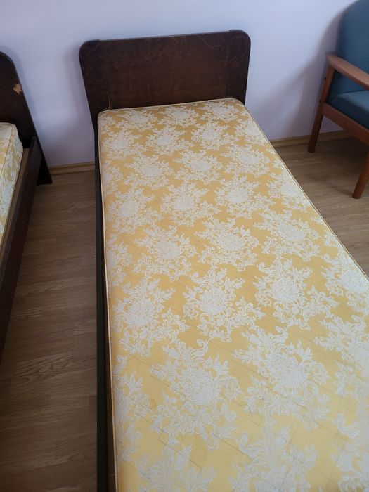 Продаю 3 ліжка б/у