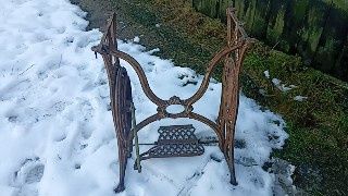 Nogi żeliwne od maszyny do szycia Antyk Beste Singer