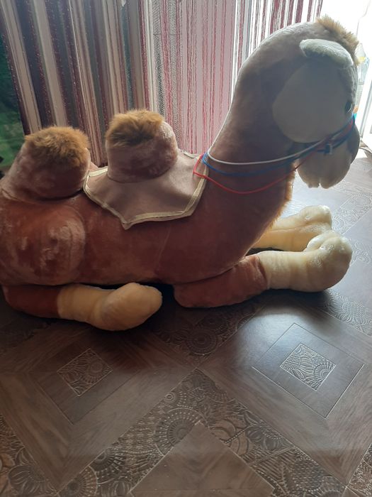Продам мягкую игрушку верблюд