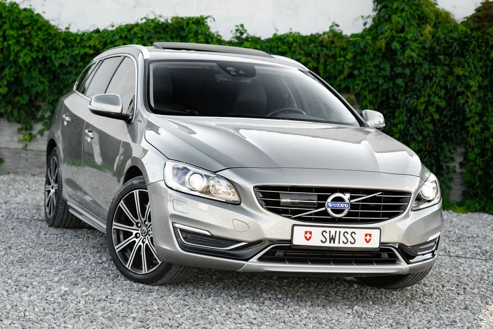 Volvo V60 2,4 Xenon Nawigacja Kamera Cofania Szyberdach Podgrzewane Fotele Tempo