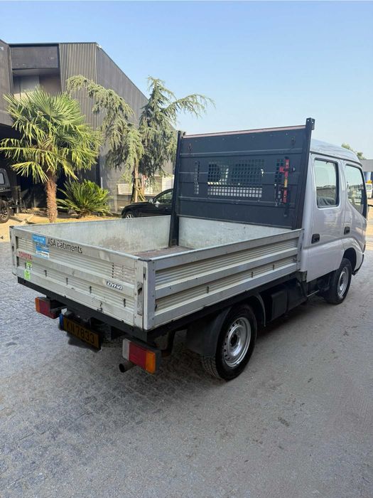 Toyota dyna cabine dupla