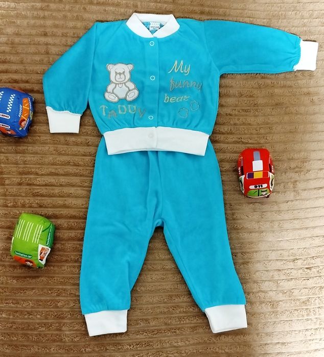 Продам дитячий костюмчик