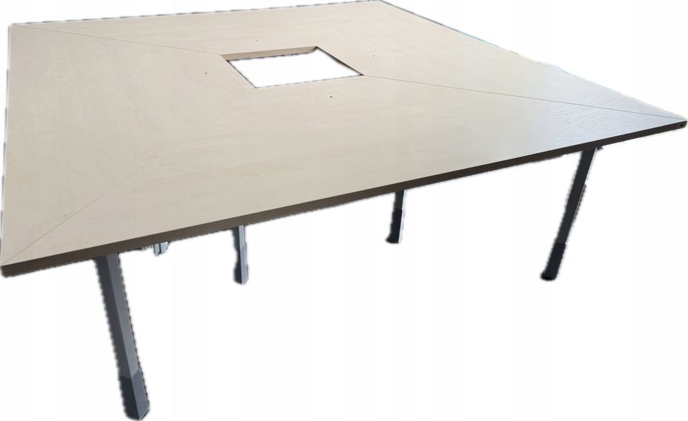 Stół konferencyjny 2,06m x 2,06m x 0,75m