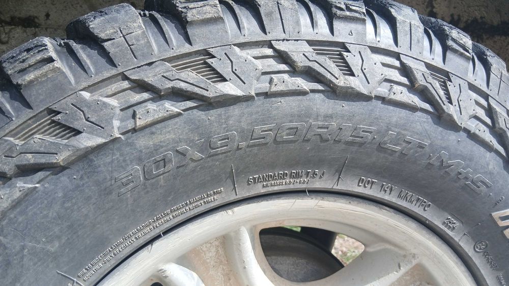 Pneus 4x4 30x9.5 r15