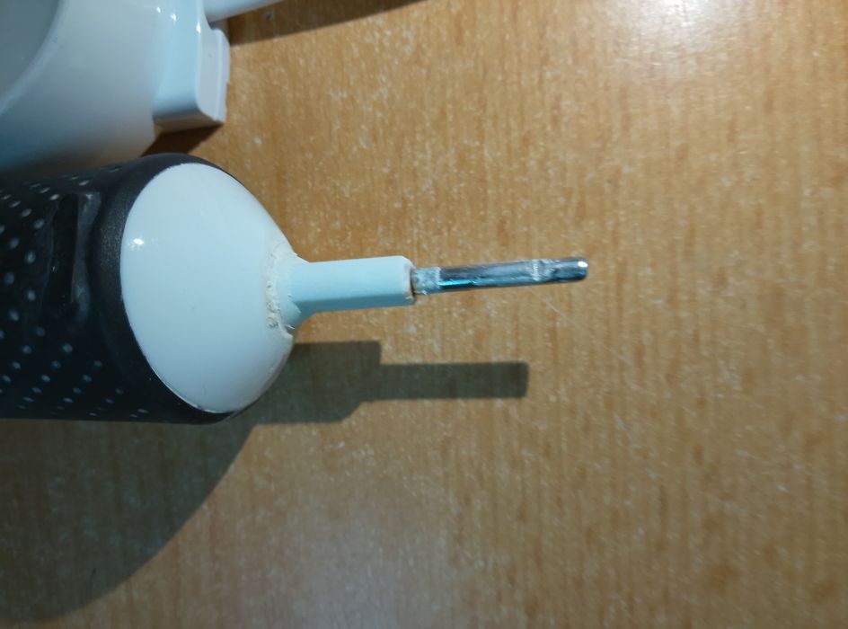 Szczoteczka elektryczna do zębów Braun Oral-B + ładowarka