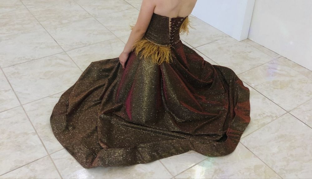 Продам плаття     S