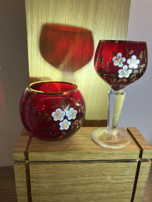 kieliszek bohemia glass czechoslovakia krwisto czerwony złocony, kwiat