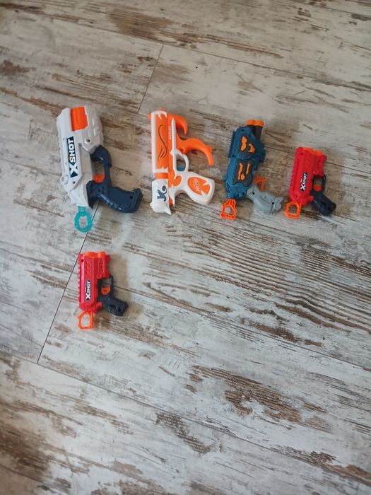 пістолет NERF шесть штук