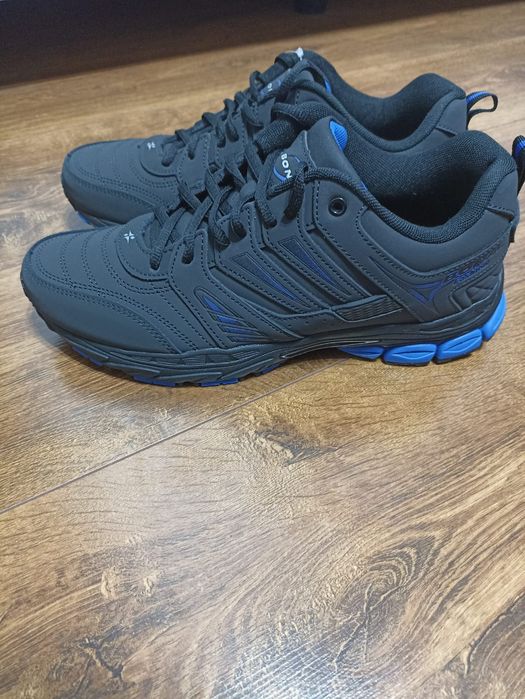 Чоловічі кросівки