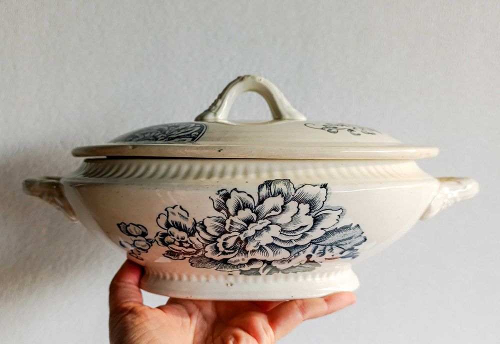 Terrina em Faiança Antiga