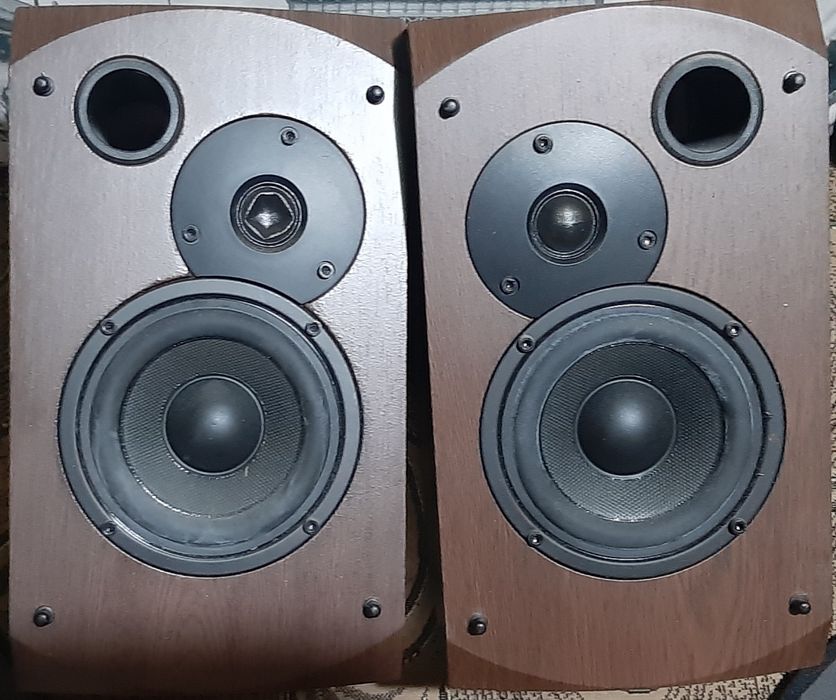 Продам б/у музыкальные колонки