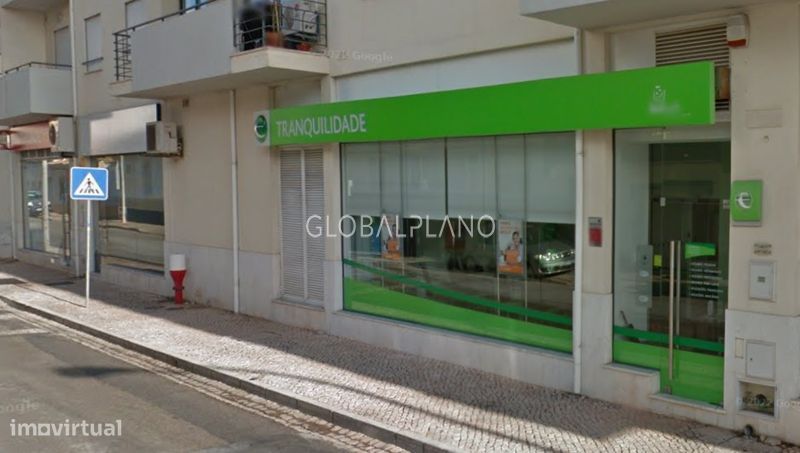 Loja para arrendamento em Lagoa