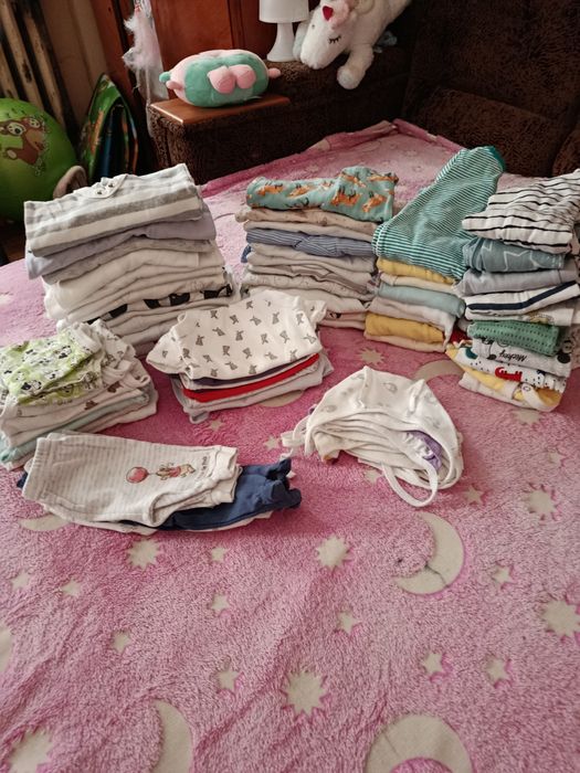 Продам речі для хлопчика 50 56 розмір.