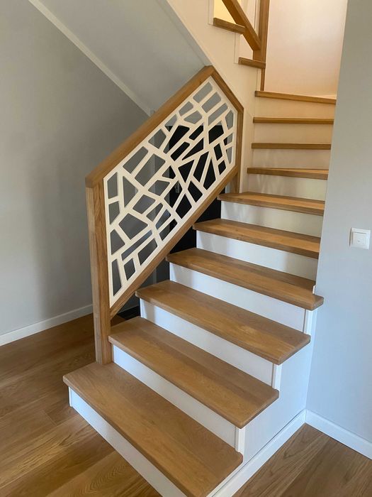 SCHODY  drewniane , stalowe , dębowe , jesionowe .