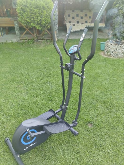 Еліптичний тренажер MAXX Pro