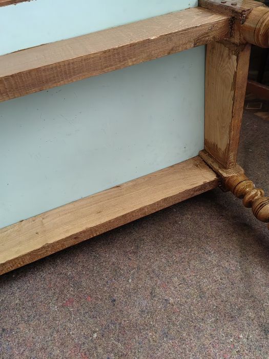 Столик журнальний. Ручна робота.