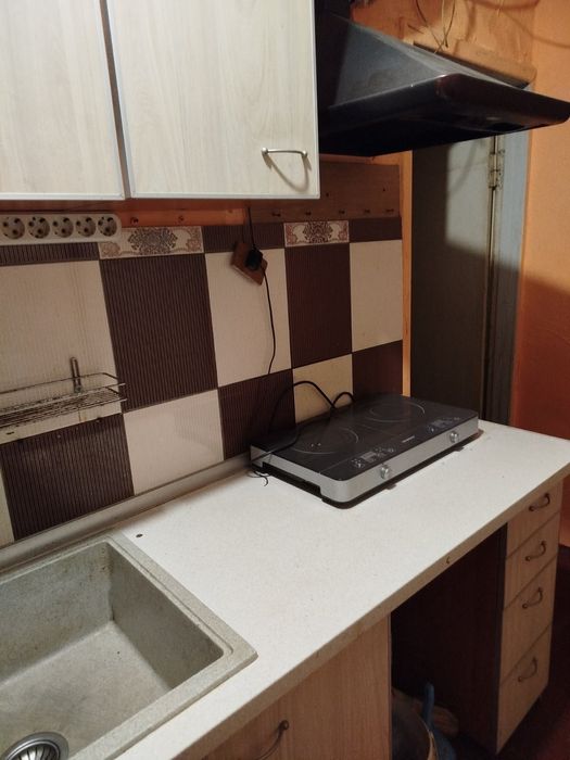 Сдам гостиночку на Основе (р-н Южнопроэктная)