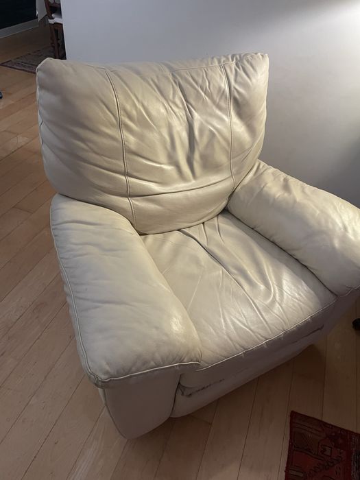 Sofa 3 L e poltrona Ikea (pele)