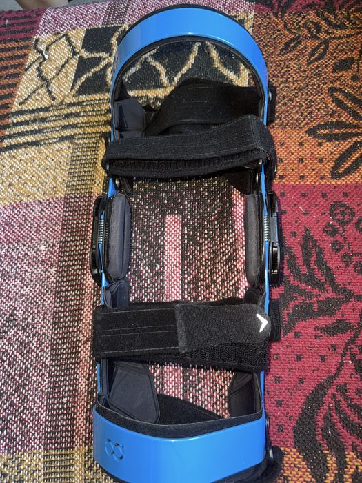 Orteza stawu kolanowego zegarowa