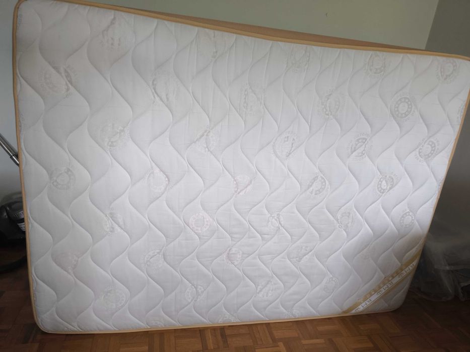 Vendo colchão de casal 140x190