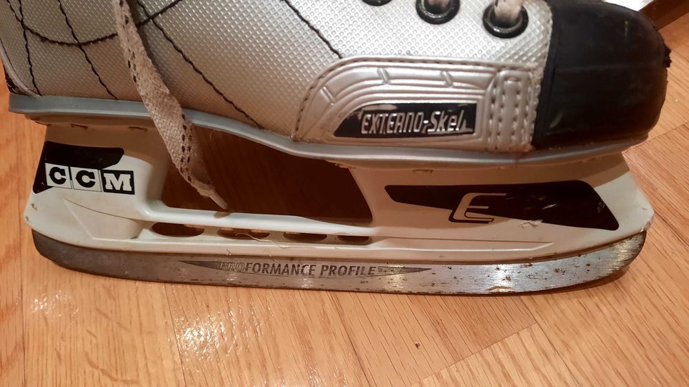 Łyżwy CCM roz. 39