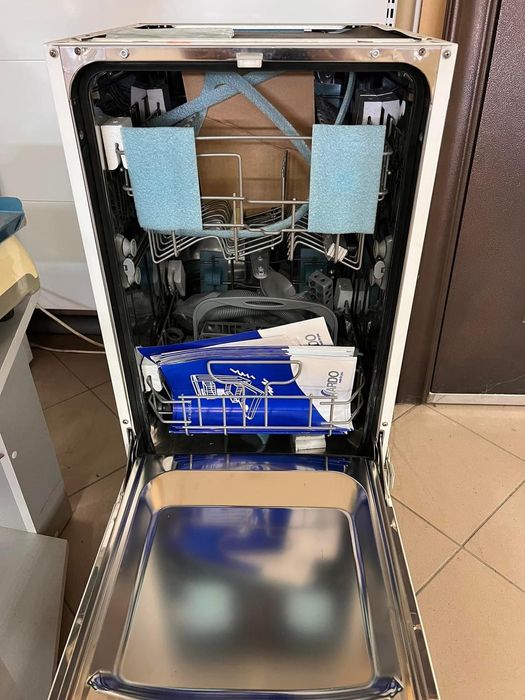 Вбудована посудомийна машинка ARDO  10-ти персонна нова