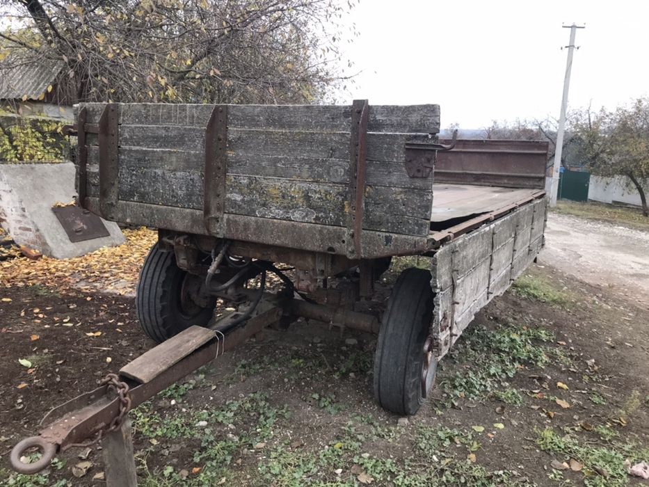 Продам трактор ЮМЗ 6 з плугом і прицепом.