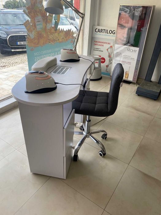 Mesa de Manicure estado  Novo