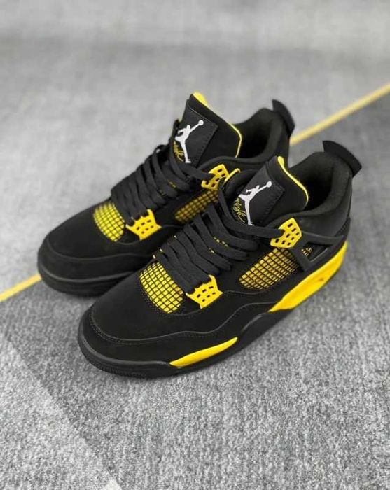 Jordan 4 Retro Thunder R.40