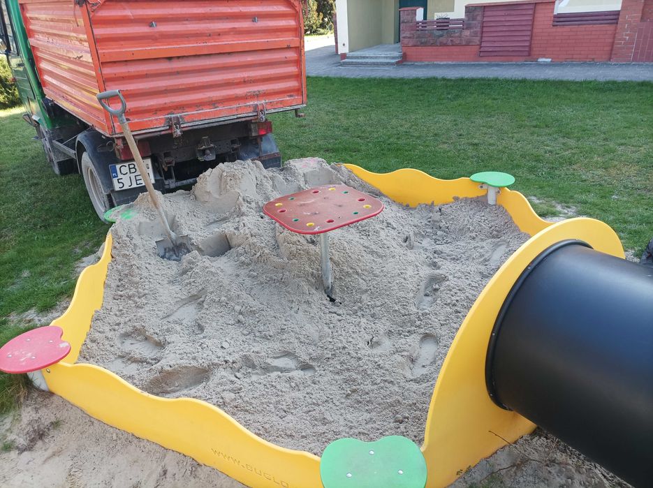 Piasek do piaskownicy.