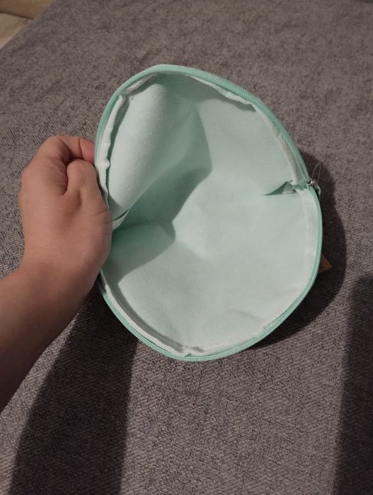 Mini kosmetyczka Yves Rocher z metką