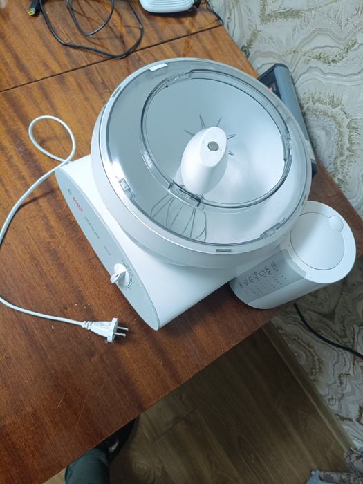 Кухонная машина Bosch Universal Plus MUM 6N11 800W (из Европы)