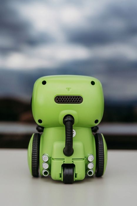 Robot ZABAWKA Interaktywny Uczący Sterowany Głosem Dotykiem Prezent Dzieci