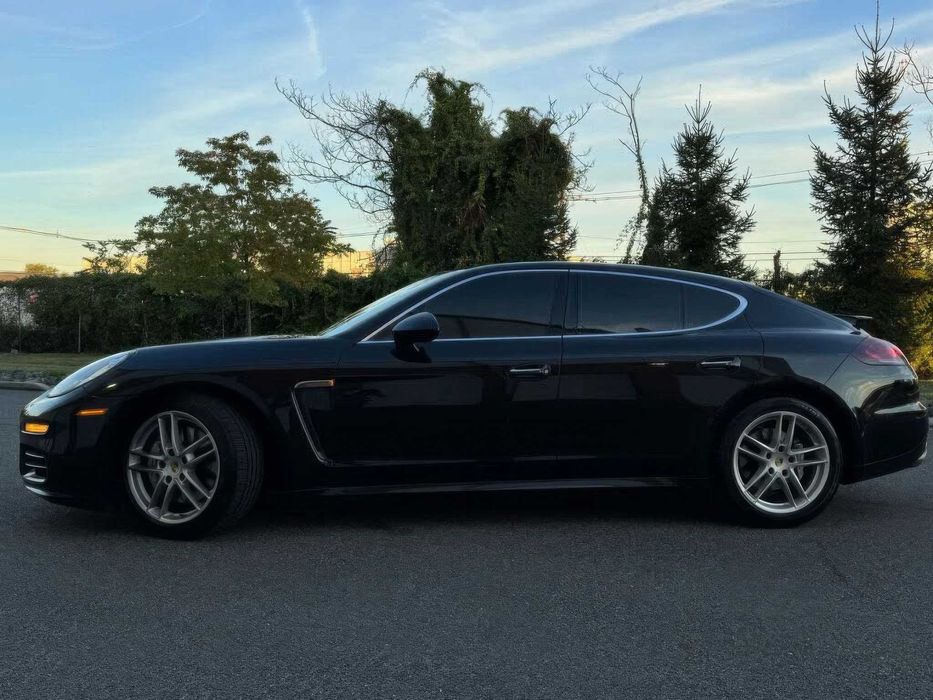 Porsche Panamera 4S      2015