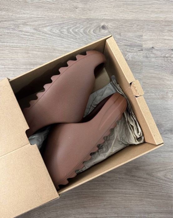 Оригинал Adidas Yeezy  Slide “Flax” Размер: US 10 (44)
