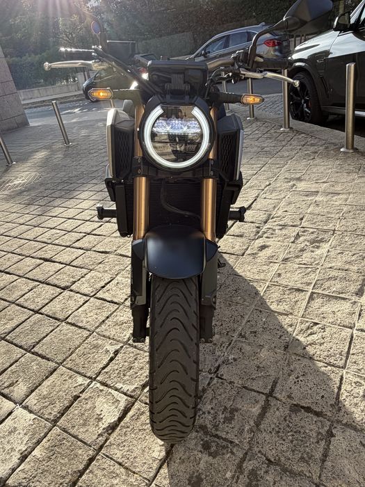 Honda CB650R 95 Cv (70 Kw) com apenas 6750 km