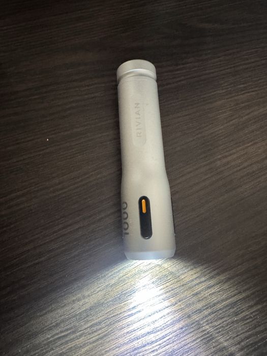 Фонарик RIVIAN , стан нового