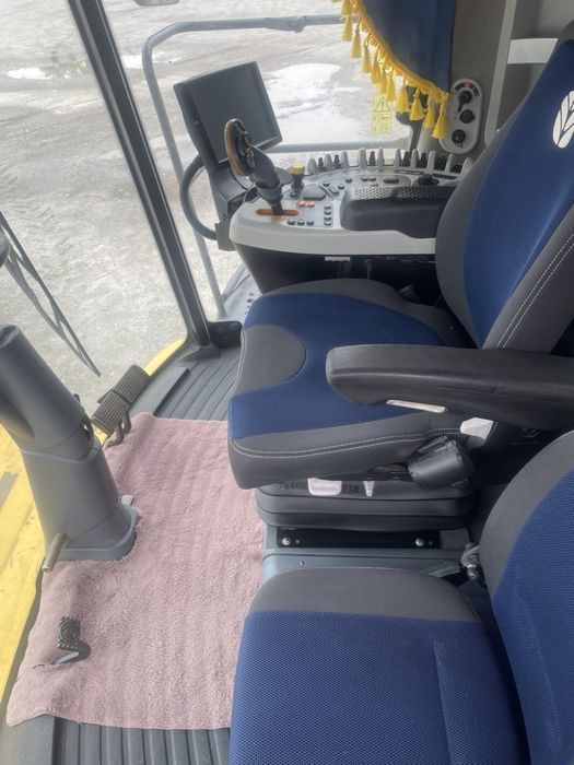Комбайн New Holland CX8.80