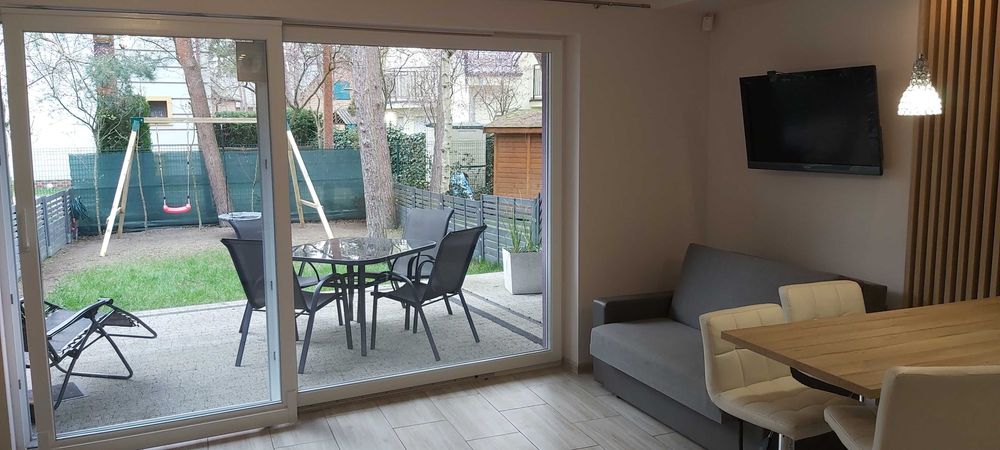 Pobierowo  Apartament 7 z tarasem i ogrodem. Huśtawka