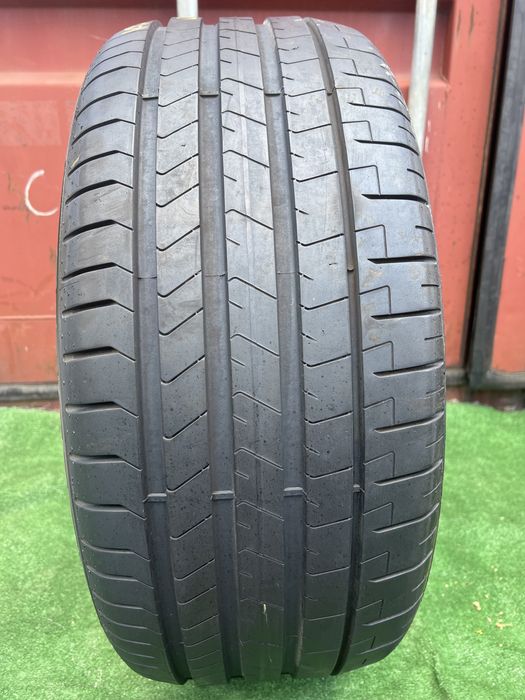 Opona Pirelli 255/40/20 pojedynka