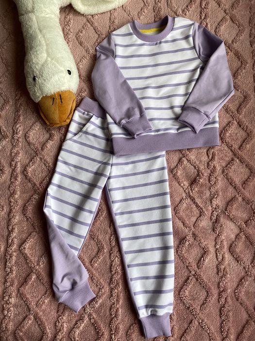 Дитячий спортивний костюм