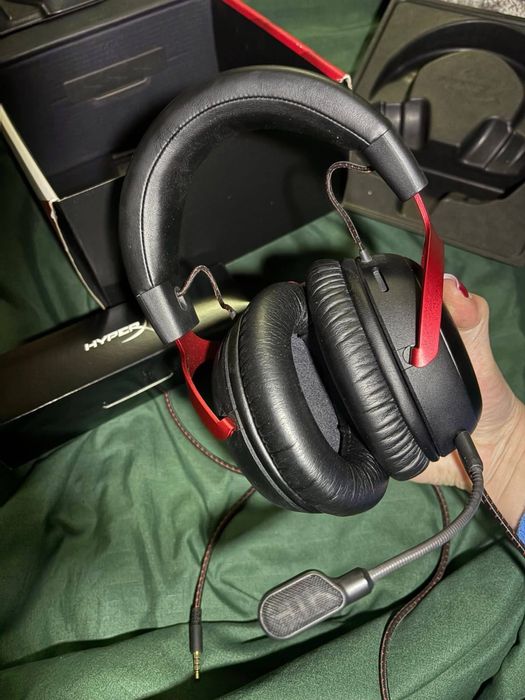 HyperX Cloud III навушники